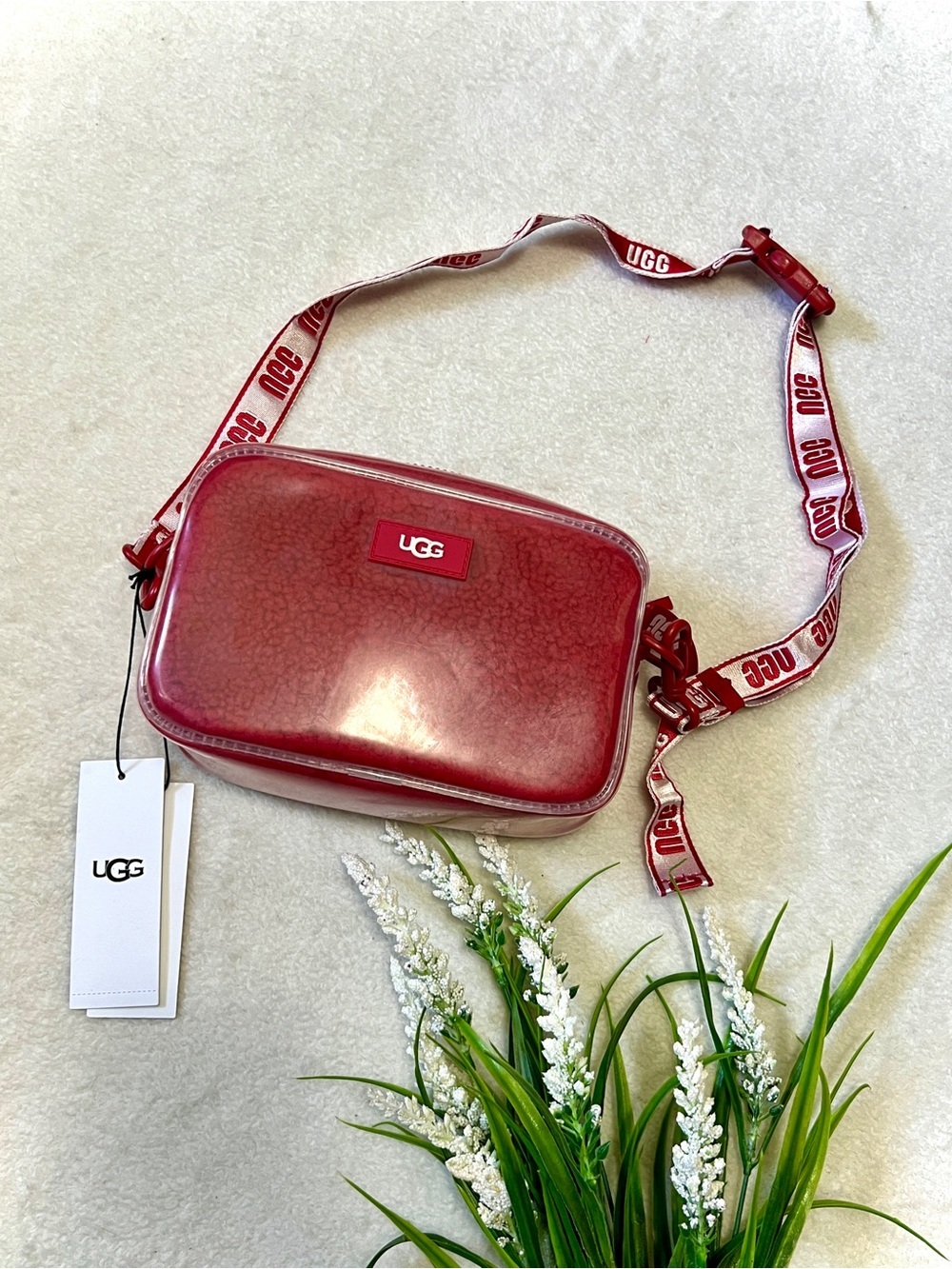 UGG NWT Janey II Clear/Red Sherpa Crossbody Purse